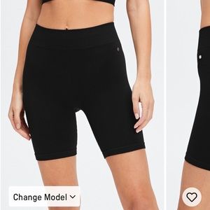 Fabletics cloud seamless high waisted black elastic ribbed shorts